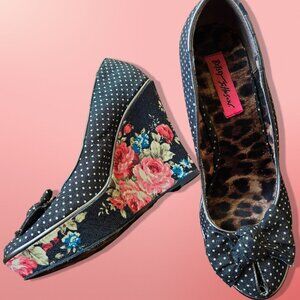 Y2K Betsey Johnson Platform Wedge Heels Size 7.5 Black Floral Polka Dot With Bow